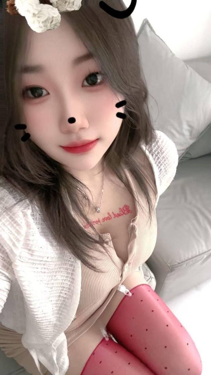 浦东嫩妹子在我胯下呻吟