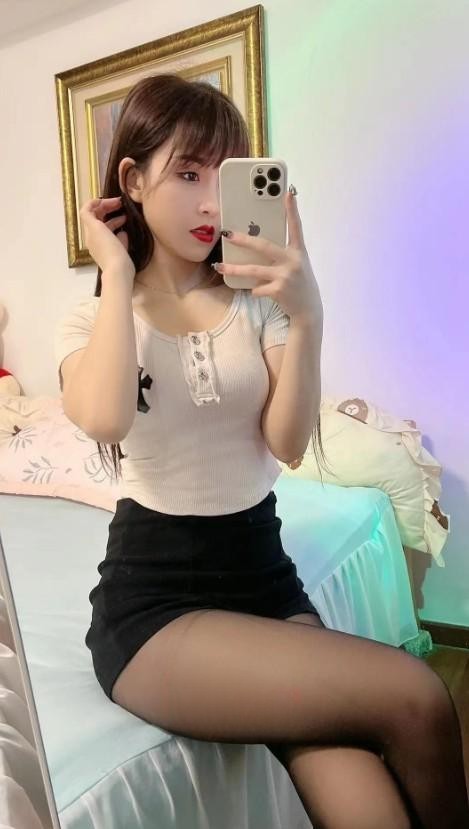 浦东喜欢穿丝袜被后入