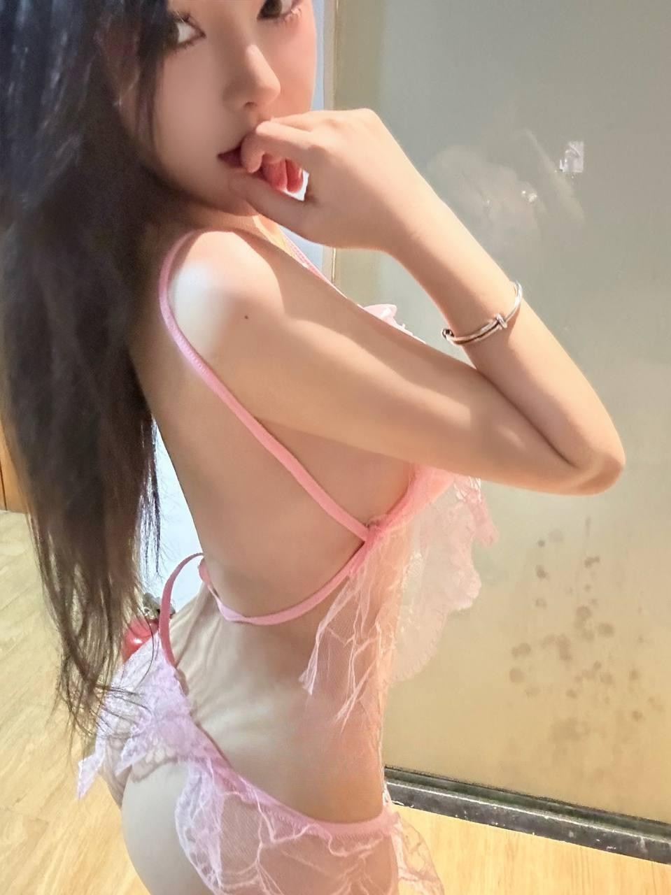 高挑丰满妩媚倩倩
