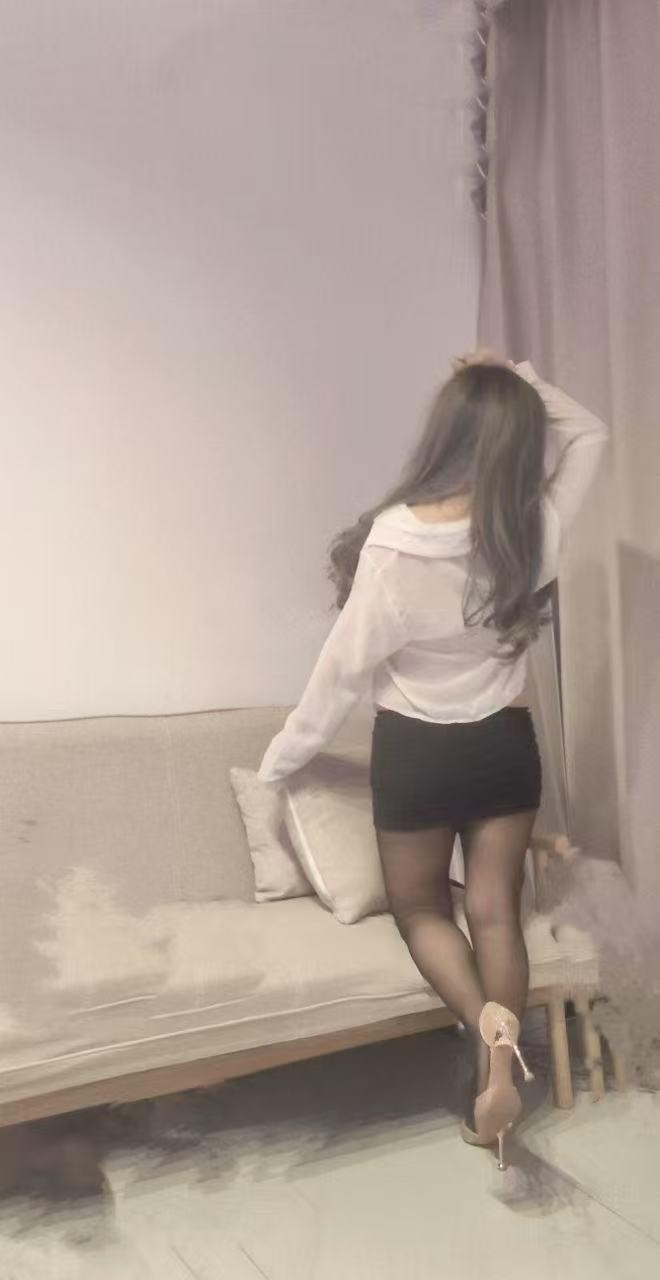 粉嫩鲍鱼妹子