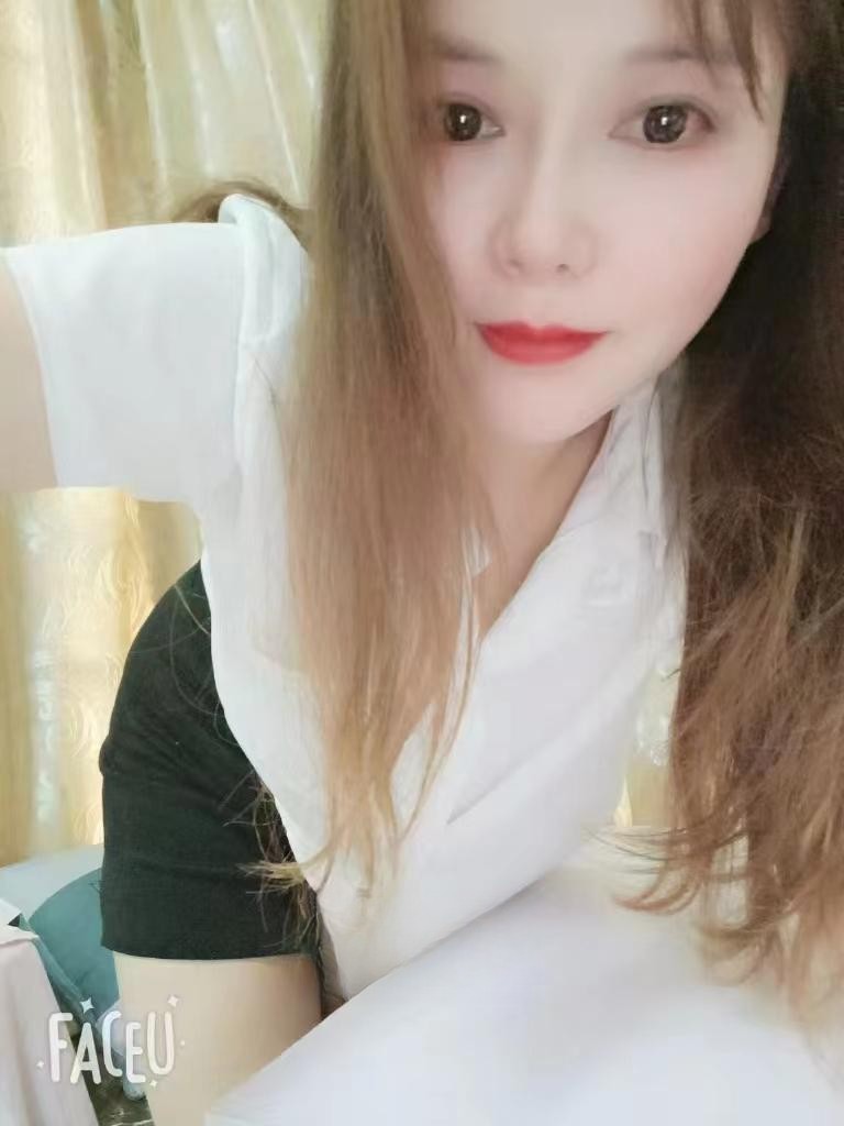 肤白性感小娟