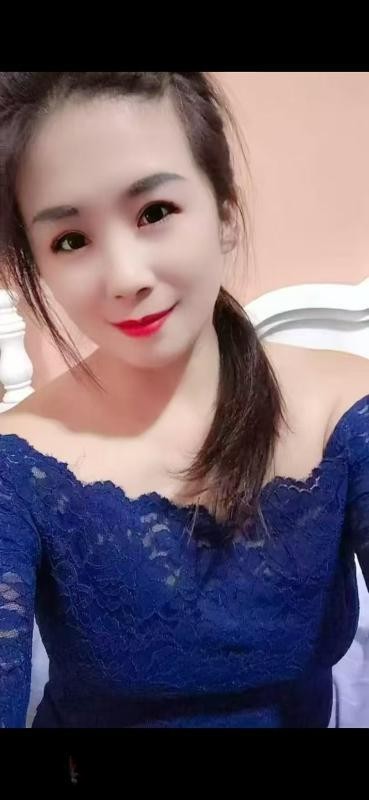 邻家白皙少妇