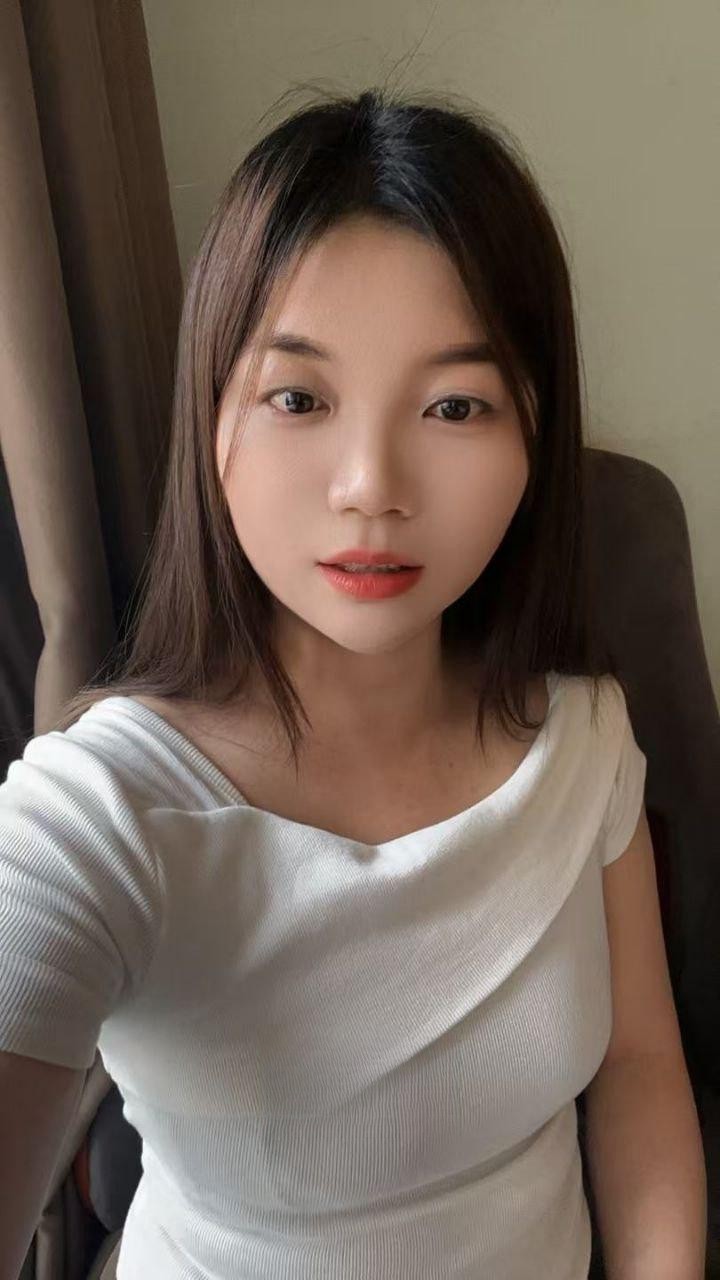 兼职小姐水多身材好 刚下海人骚b紧