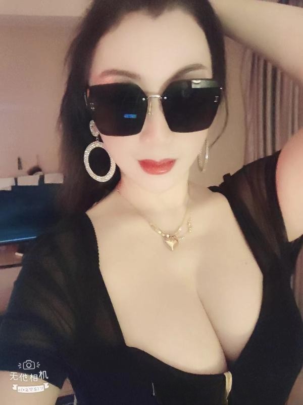 越秀气质美女丽莎