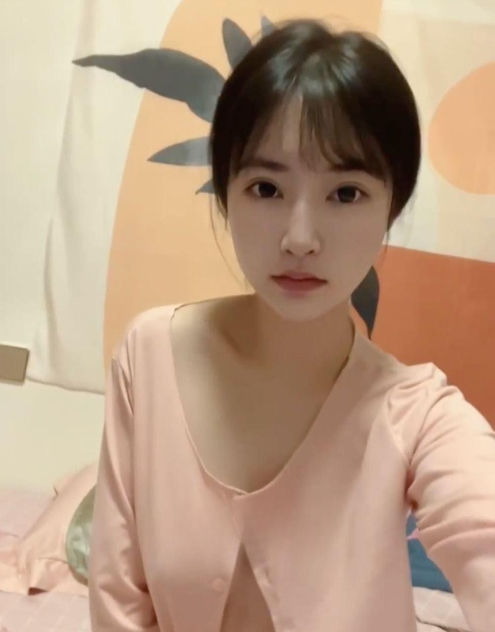 温柔粉嫩小穴紧 花样多