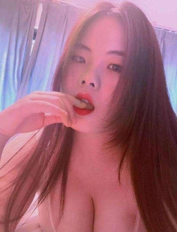超级听话的性感女神