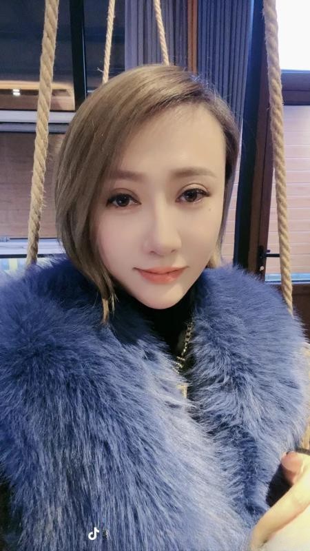 D奶大姐姐