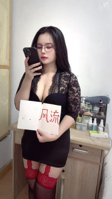 海珠石溪小月月
