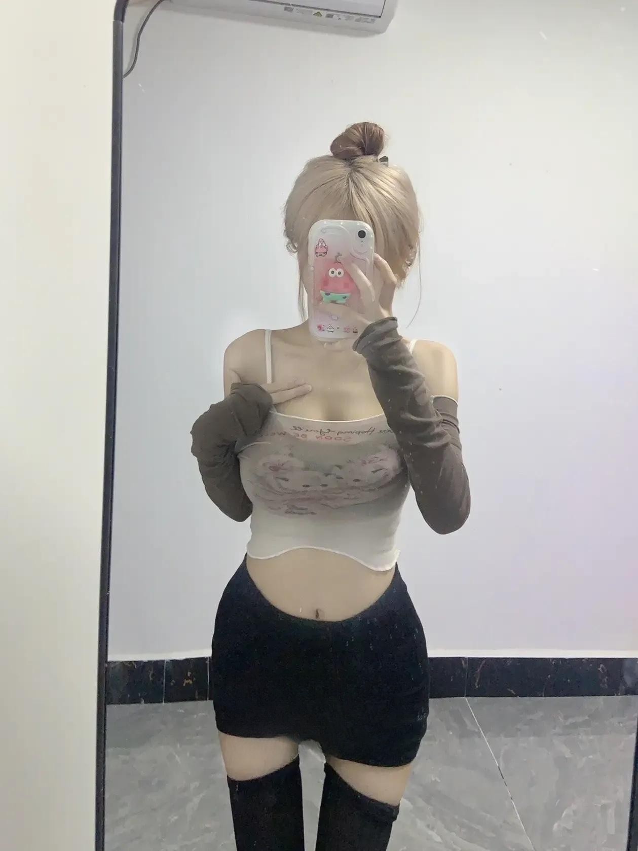金水娇小粉嫩妹
