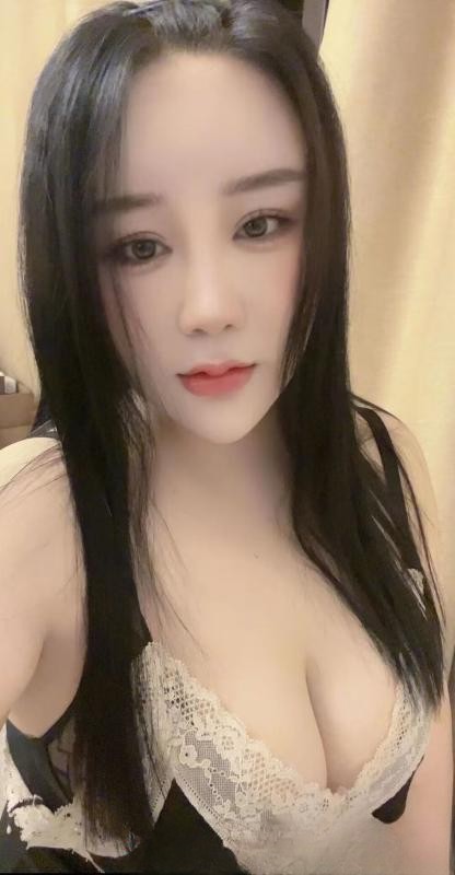 二刷大胸瑜伽苹果姐姐