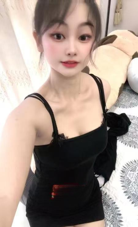 肤白貌美颜值梦梦