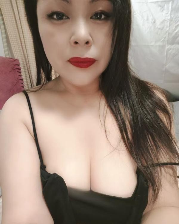 挺有感觉的熟女
