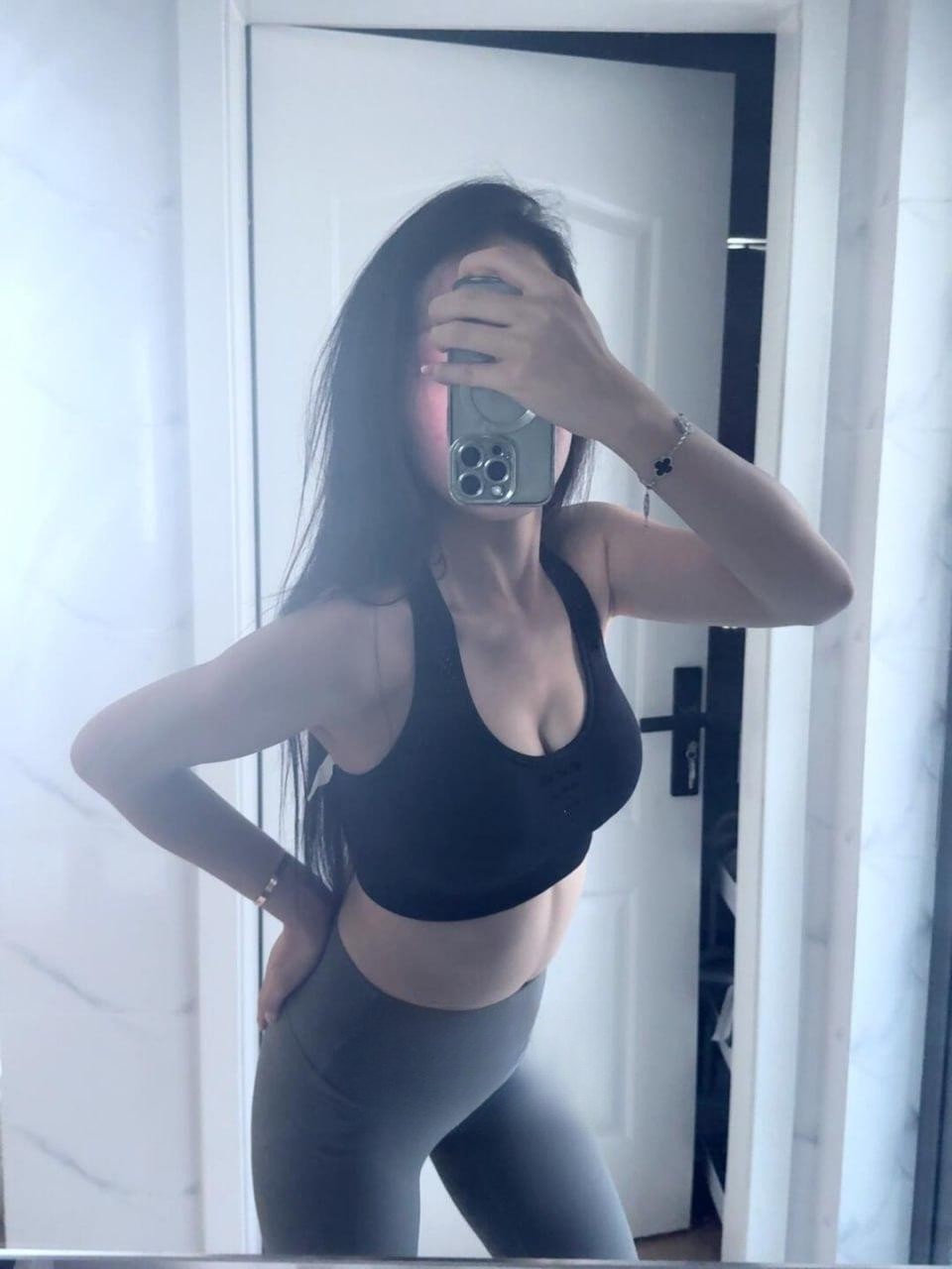 杨浦美女活好姿势多三点粉