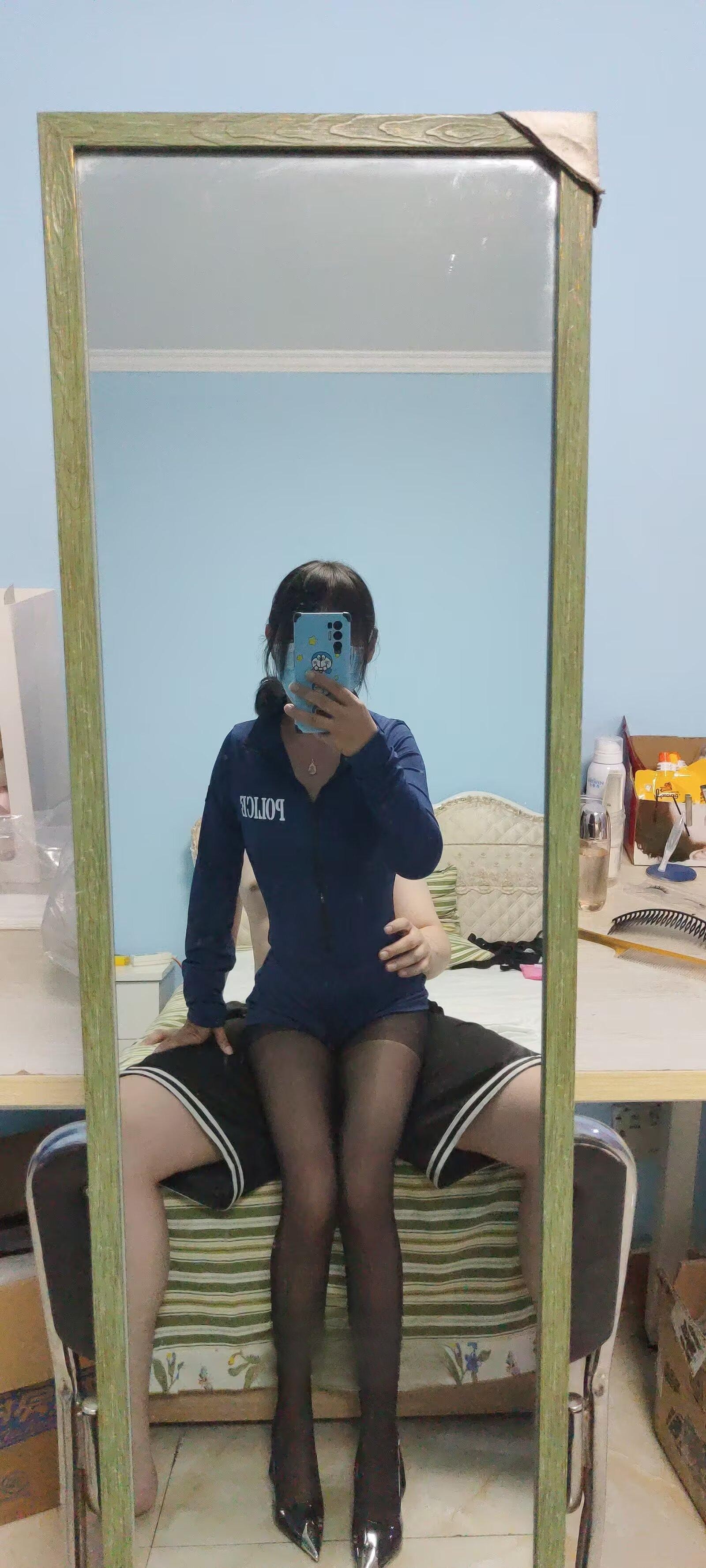 兼职御姐前凸后翘