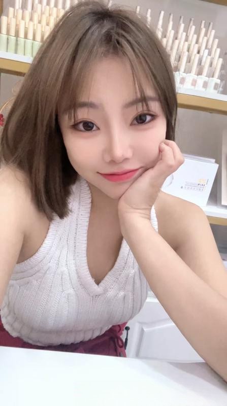 宝安短发甜辣妹子