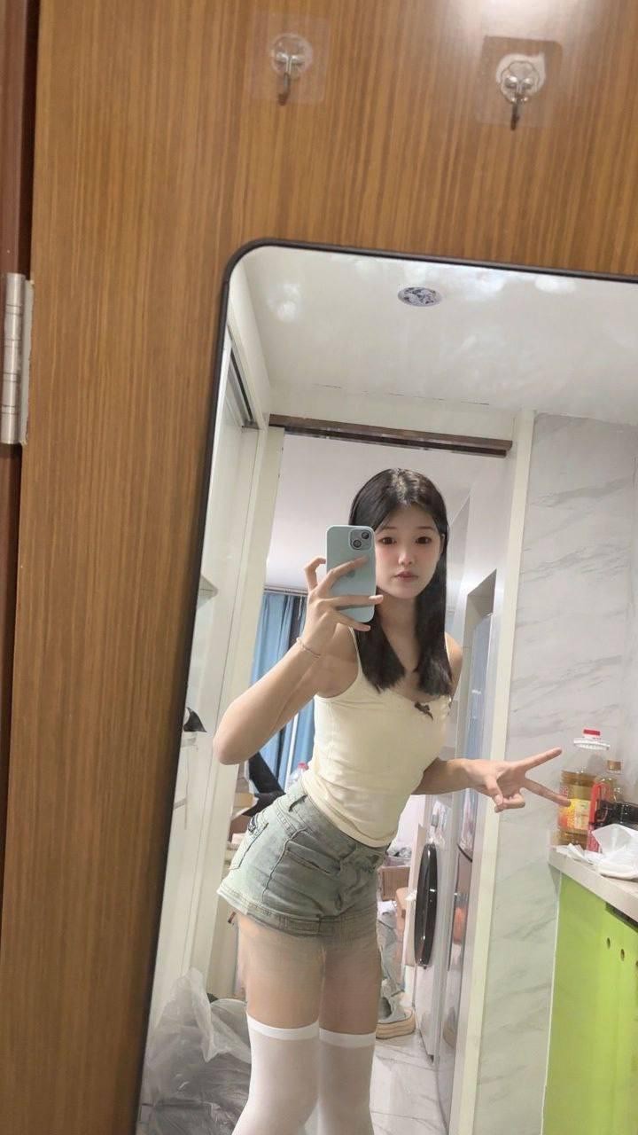 极品迷人小妖女