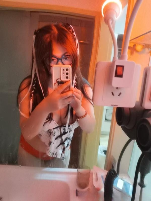 闵行D奶性感女神