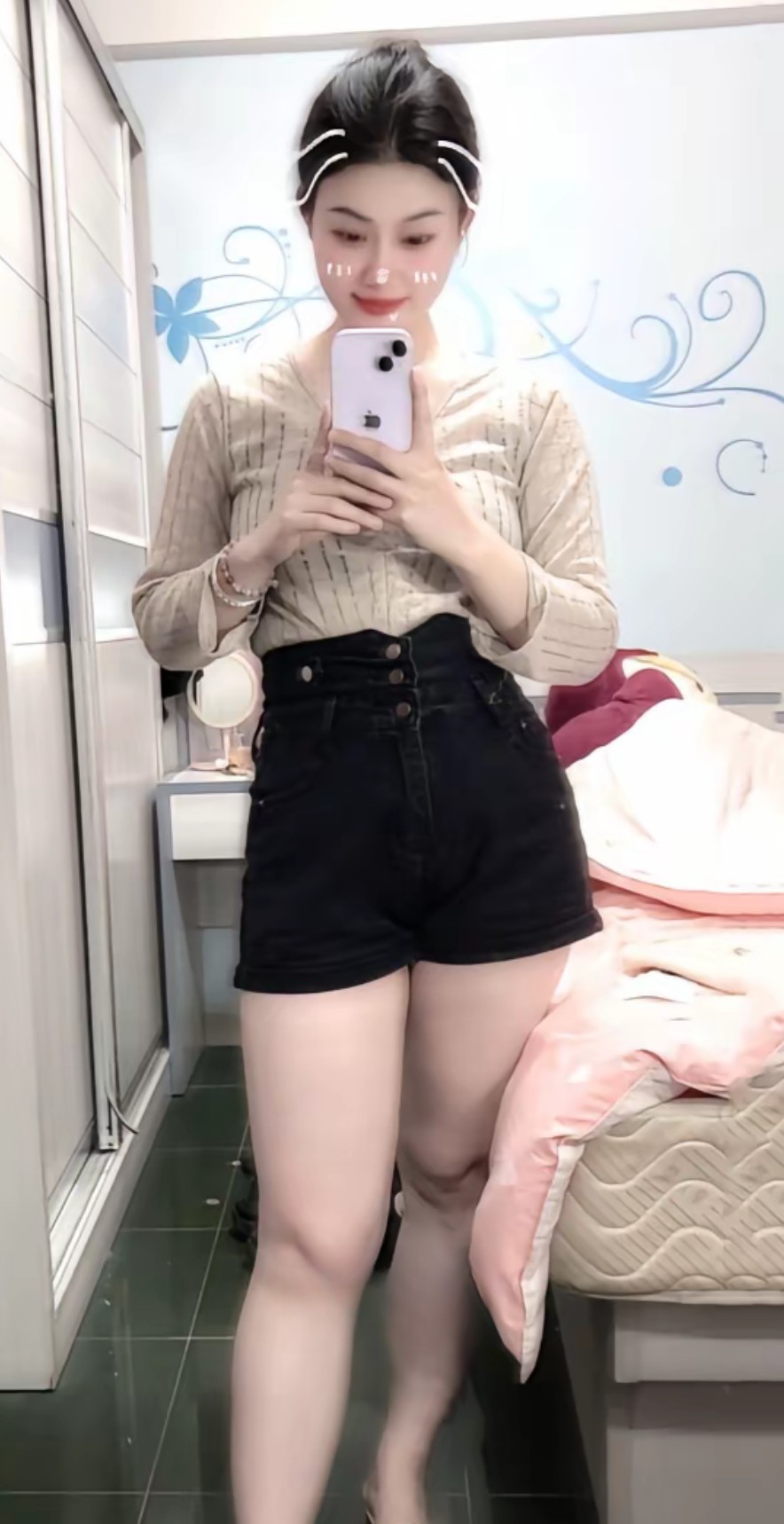 漂亮乖巧听话理想型女友
