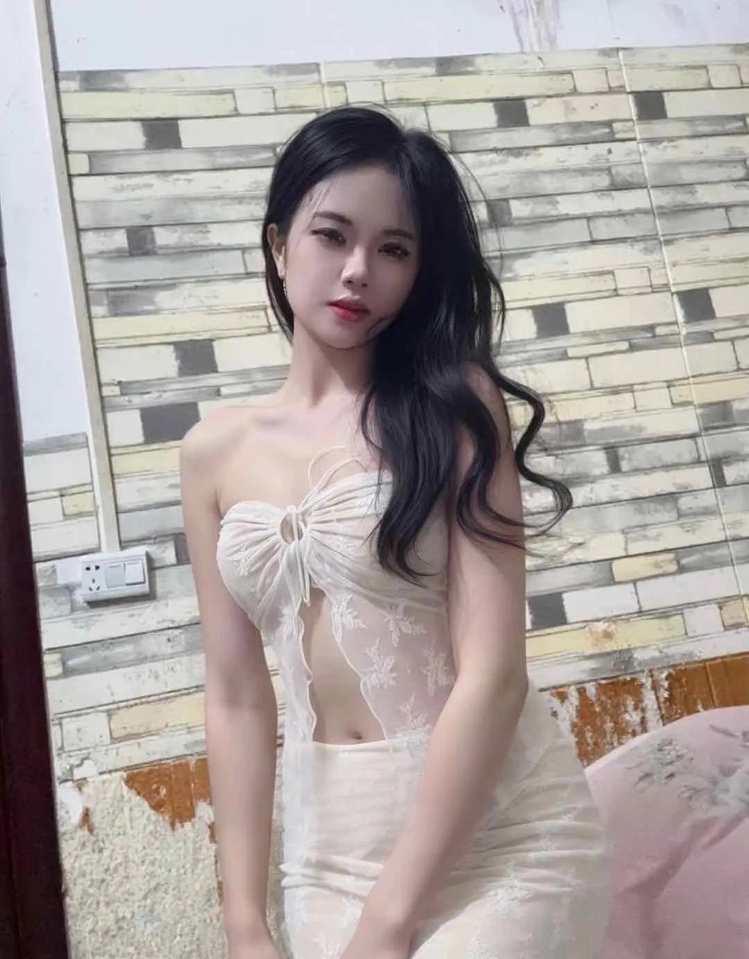 极品温柔的兼职小前台