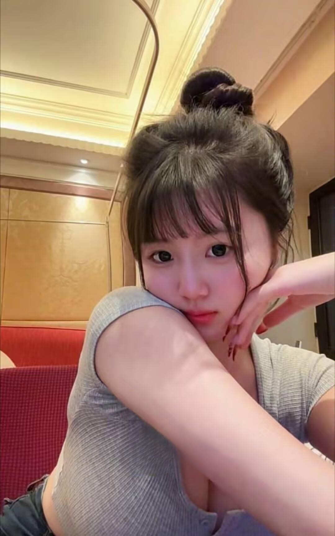 小辣妹极品嫩穴舒服透了