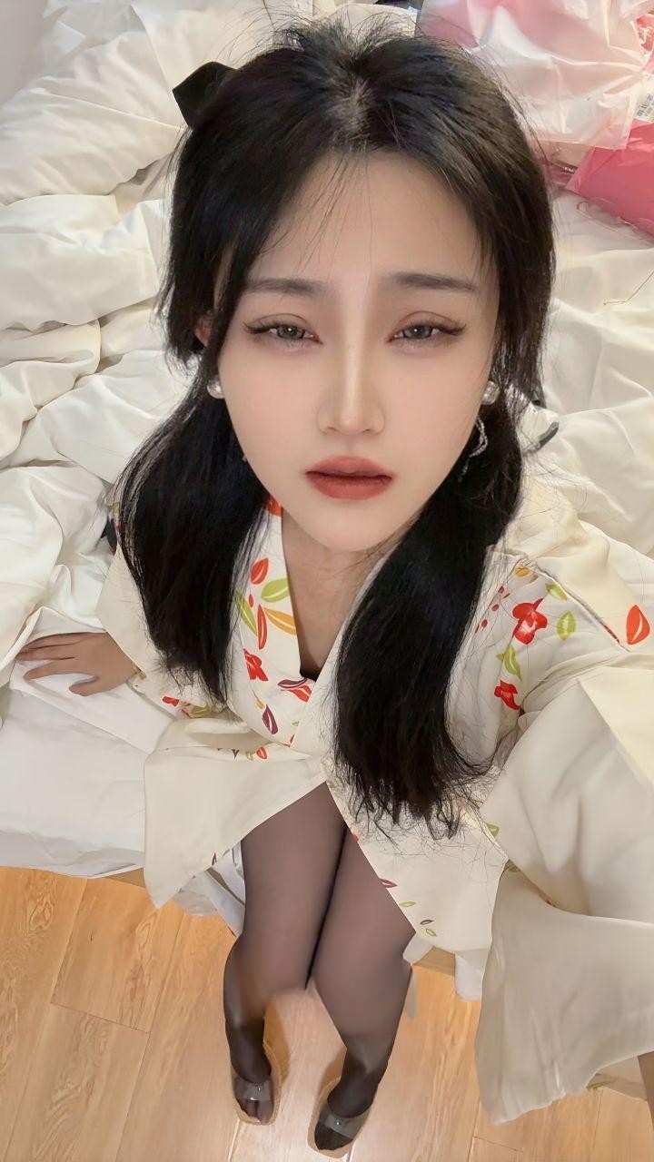 服务系大奶翘臀骚妇