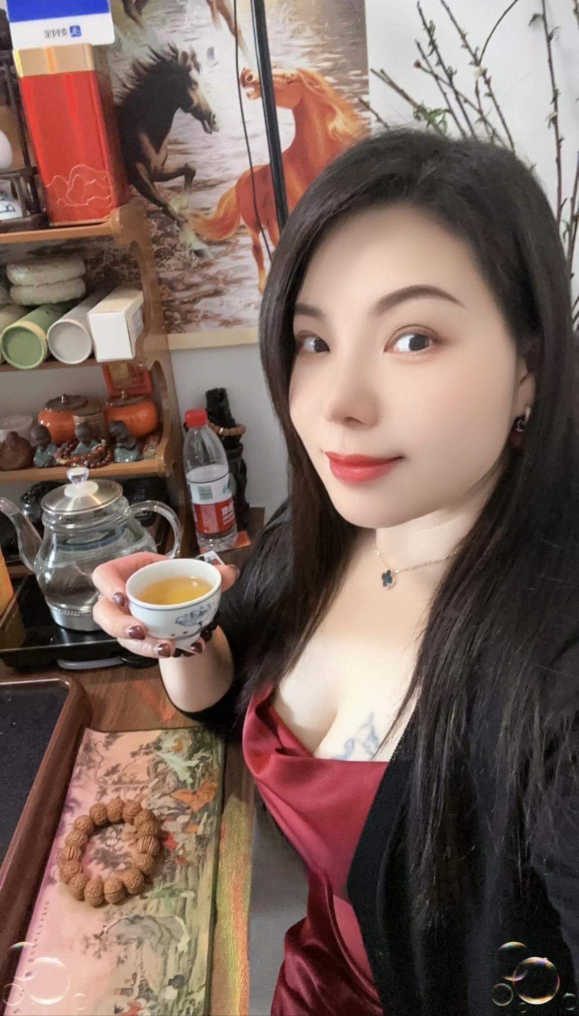 玄武丰满女郎佳怡