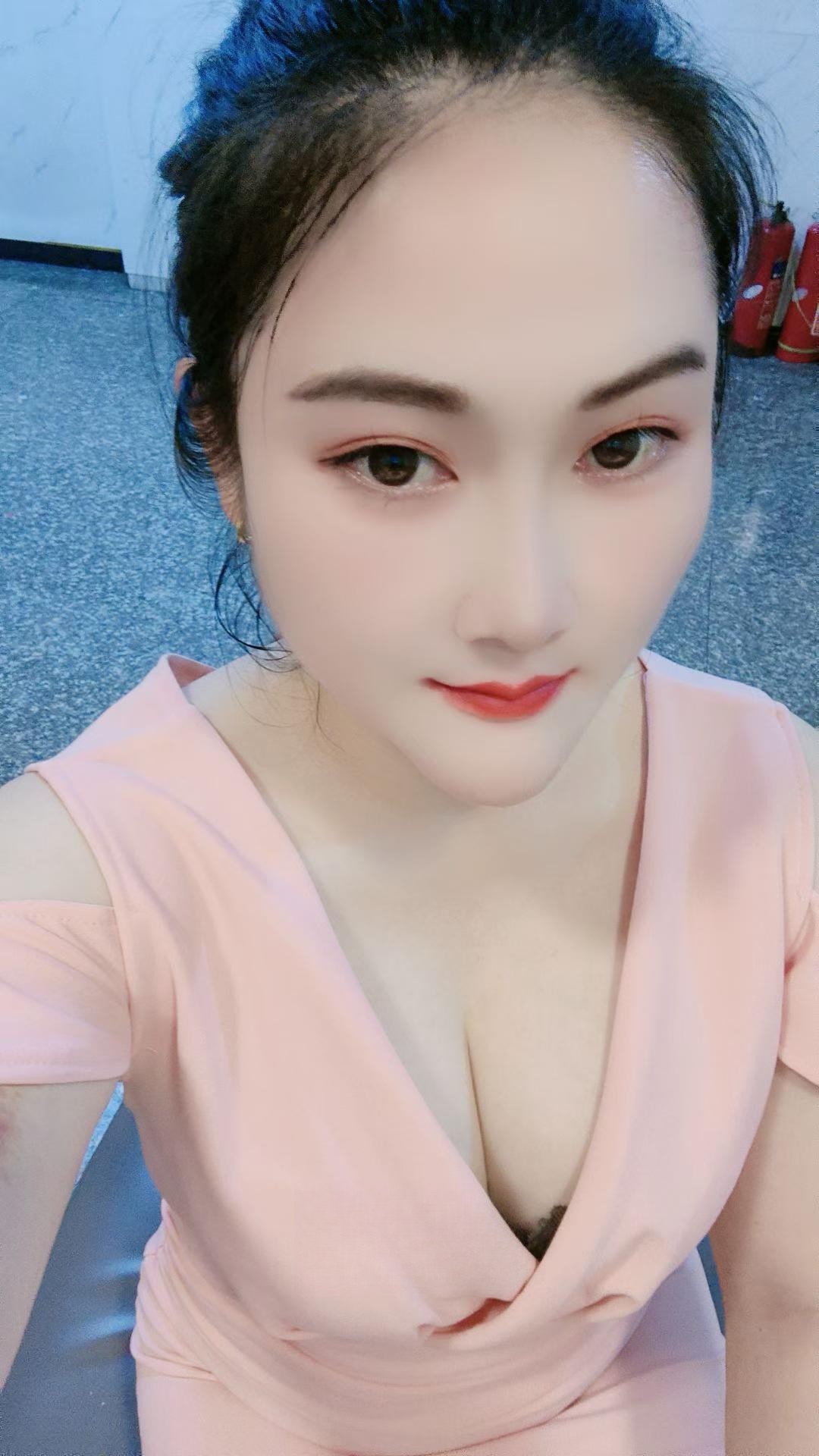风韵犹存的熟女少妇