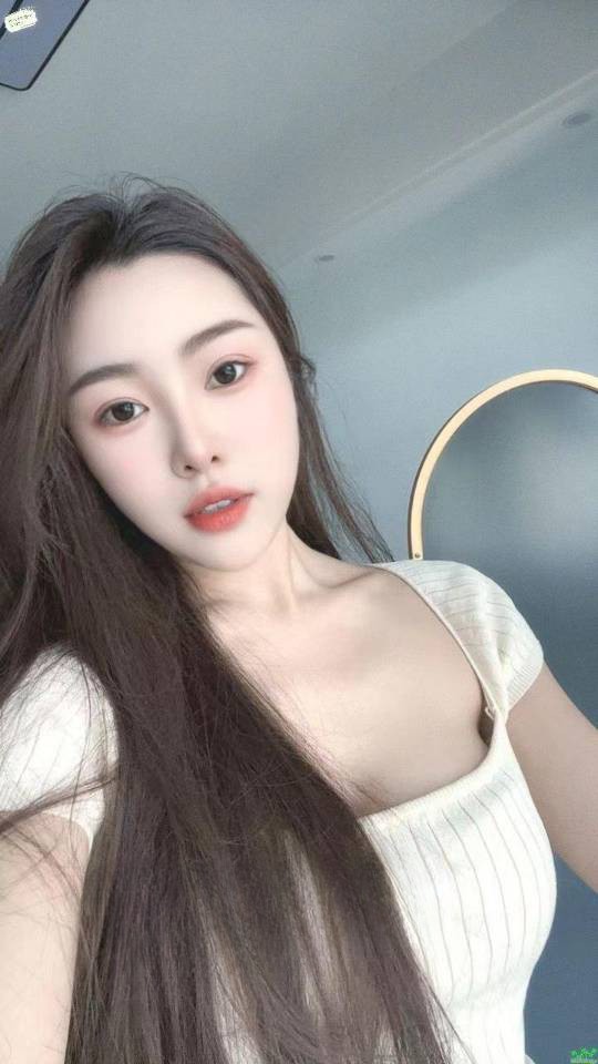 靓女乖巧听话很配合