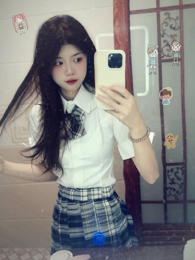 妹子床上各种骚姿