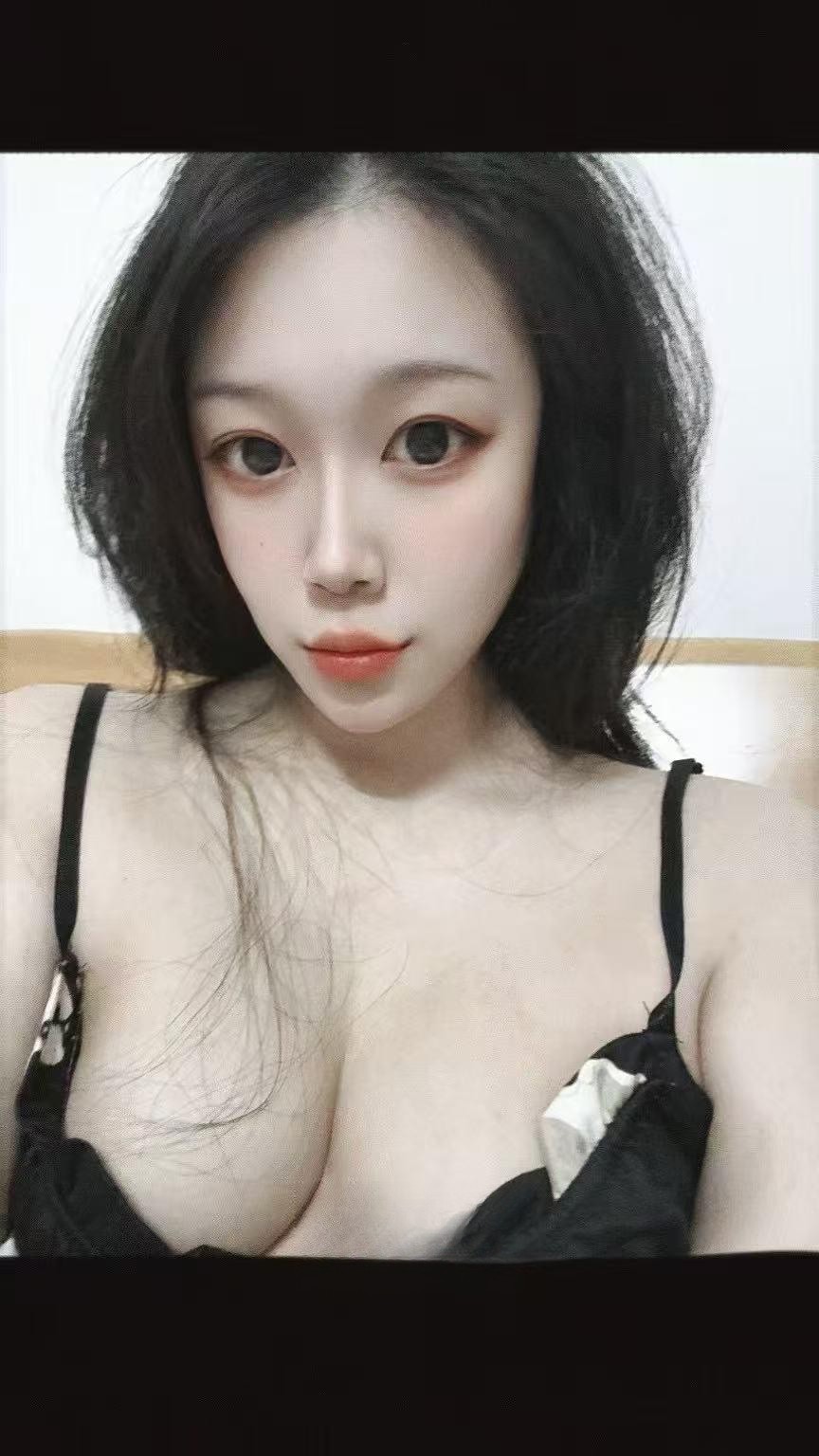 清纯嫩妹，胸还大，爽啊
