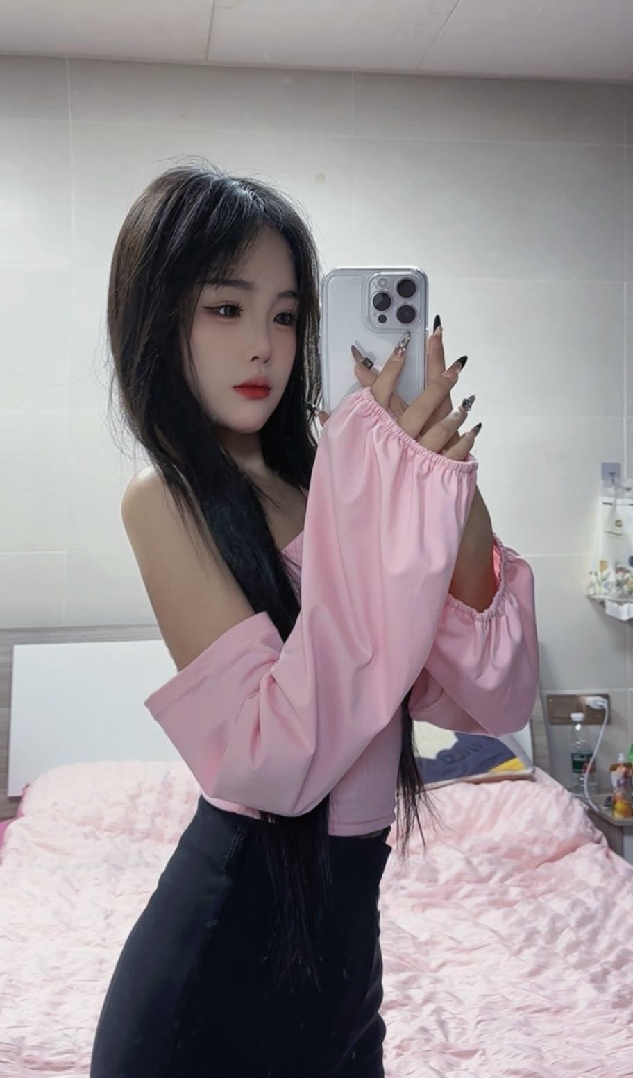 肤白嫩妹身材好叫声淫荡