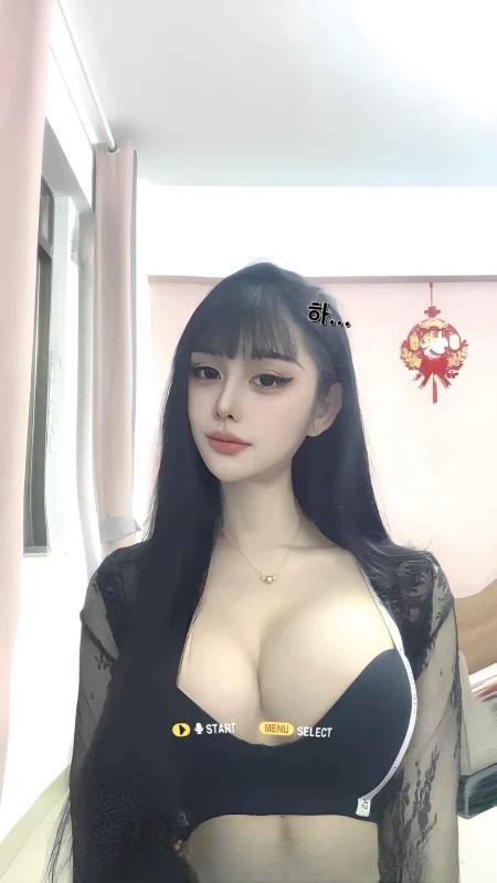 大眼睛大胸妹梦梦