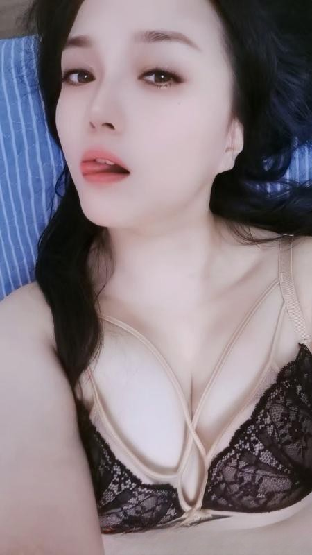 服务系苗条少妇
