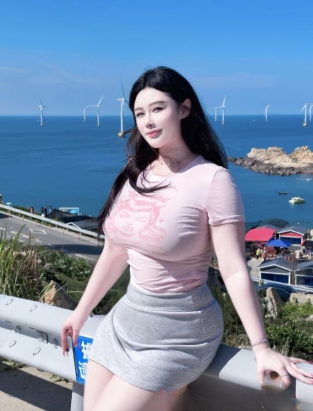 一米七的大胸妹