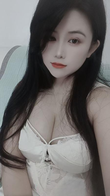 清纯大胸小菲