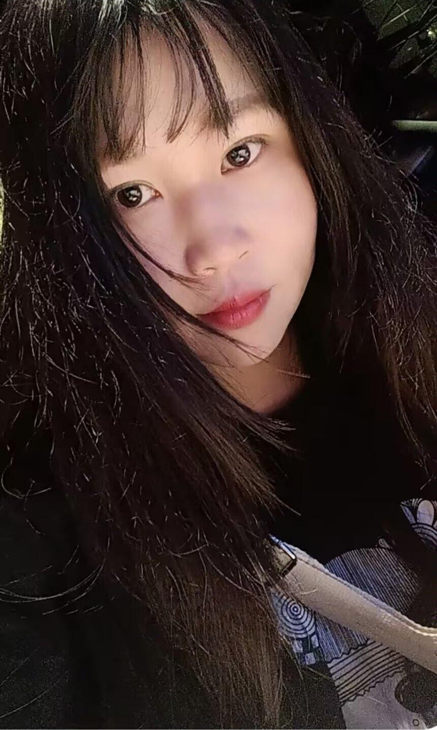 秦淮圆润可爱小姐姐美美