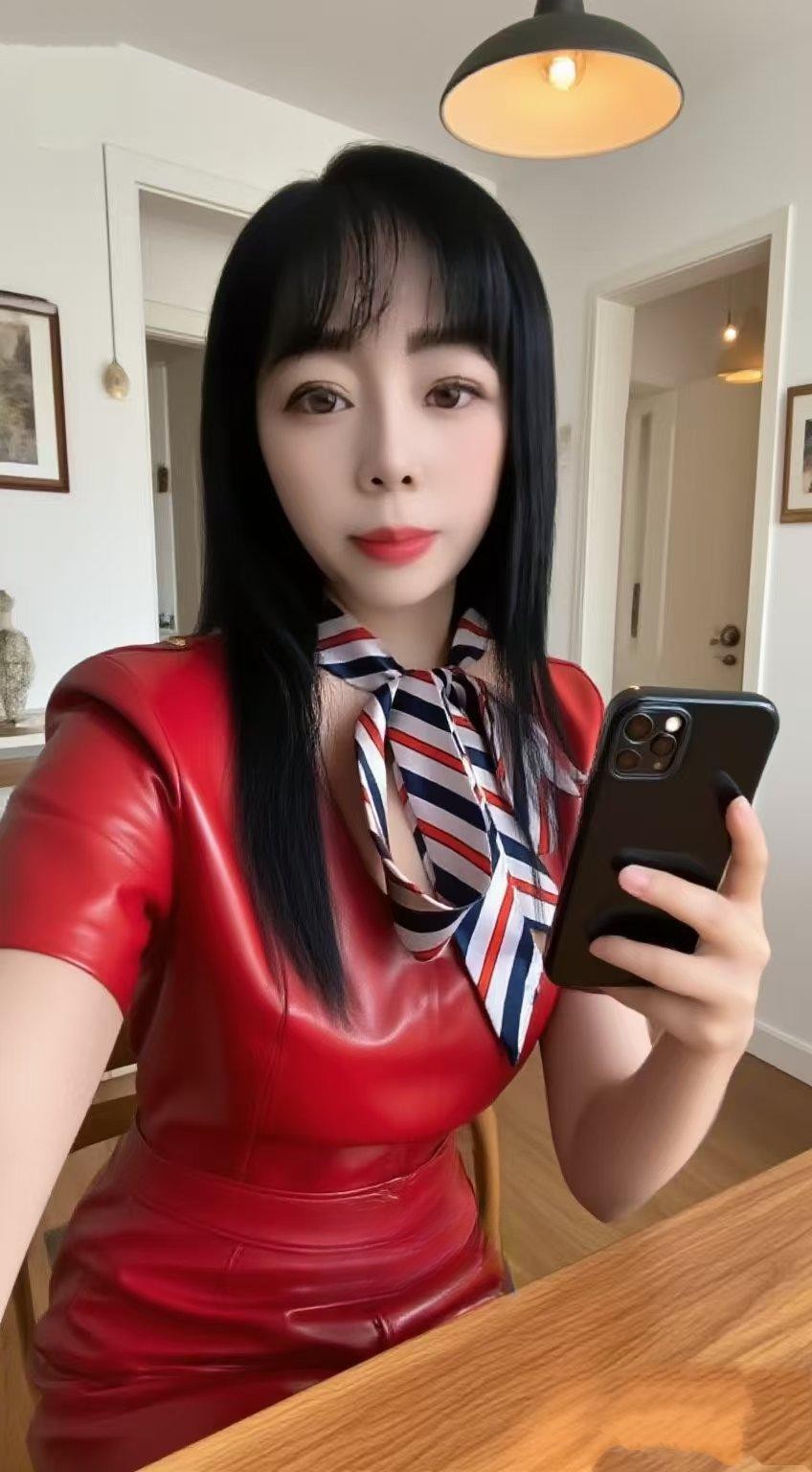 肥臀姿势花骚女