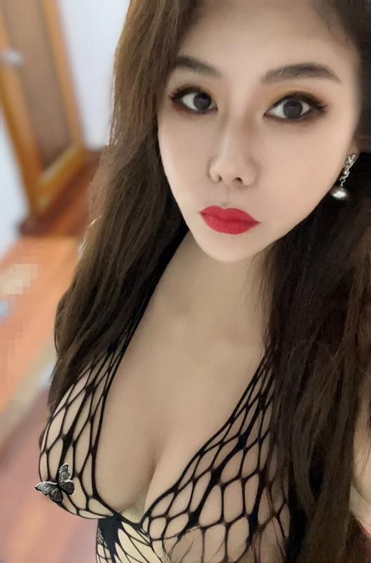 广州大肉弹翘臀妹子