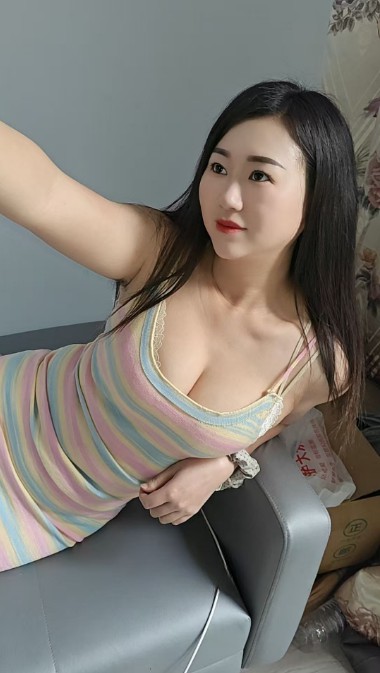 天河大胸妹子
