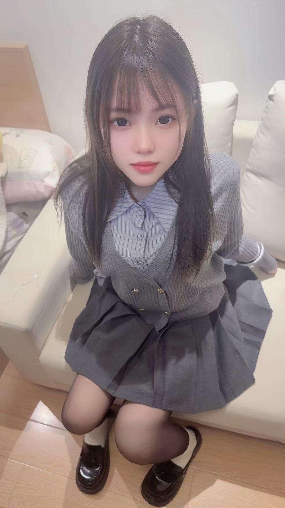 清纯羞涩新人小妹