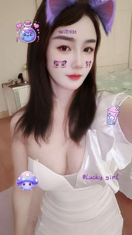 园区白臀大奶妹
