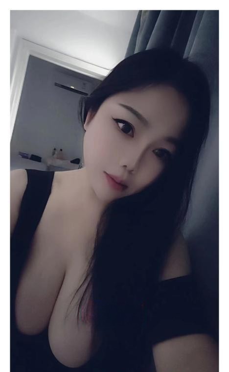 肤白貌美女朋系老师