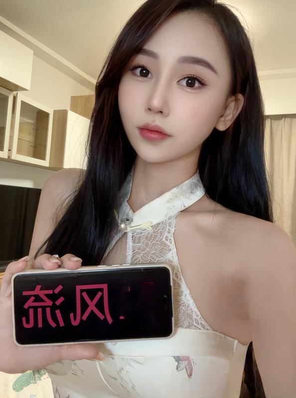 天河腿长肤白小姐姐