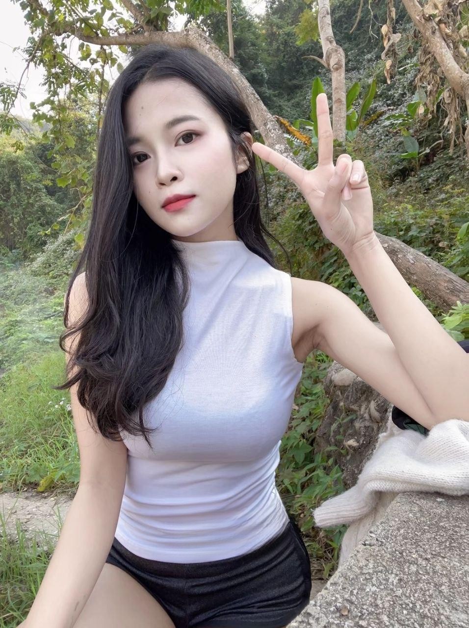 粉嫩馒头小姐姐