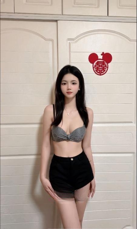 包河颜值嫩妹紫萱