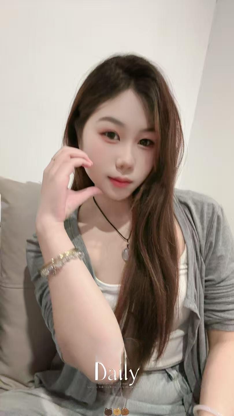 清纯黑长直小妹
