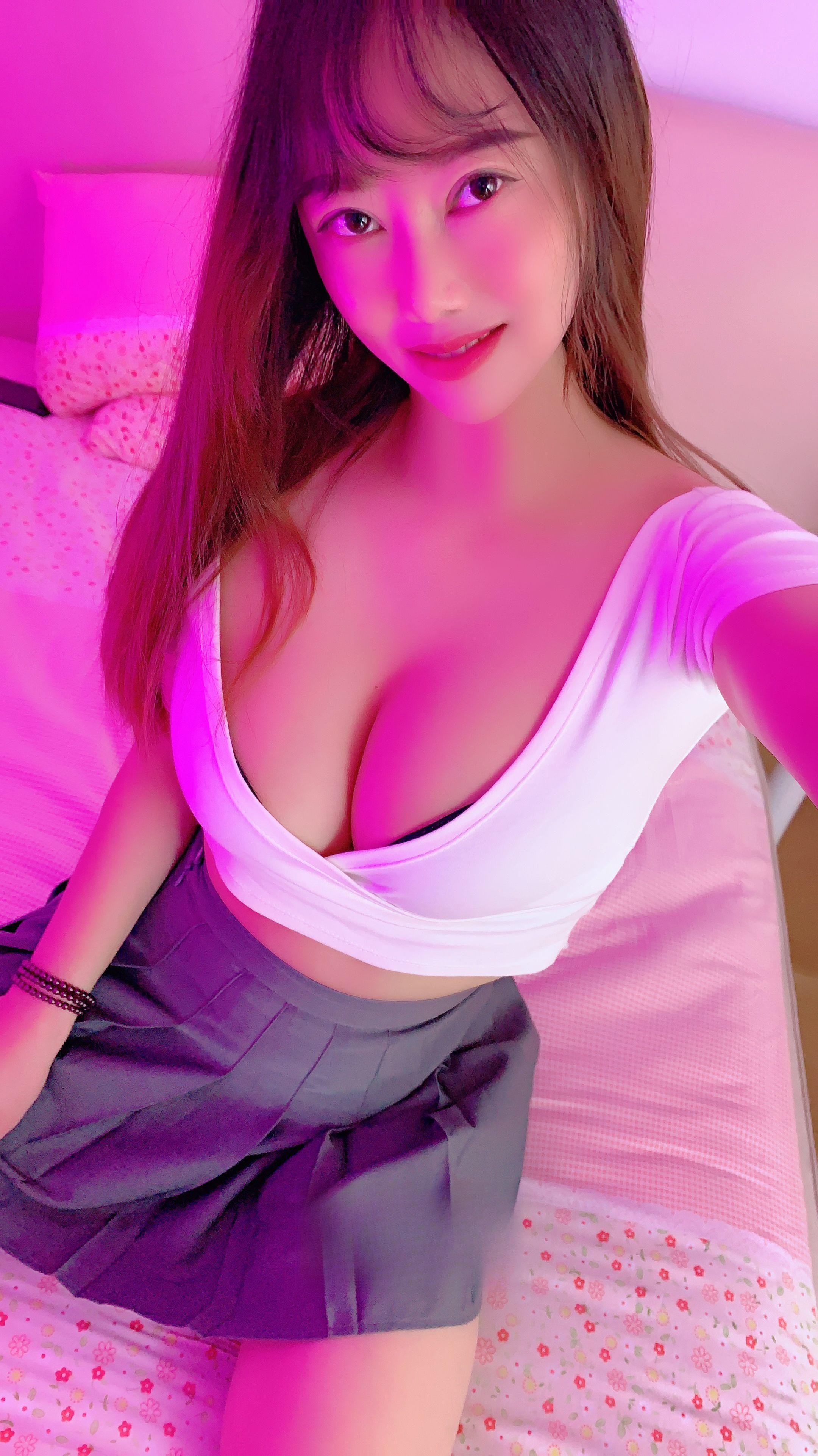 服务口活一流的大胸妹子