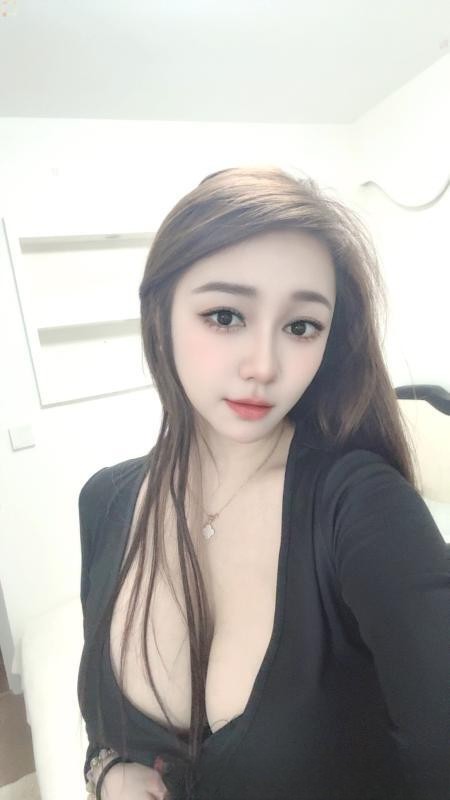 一线天美艳少妇