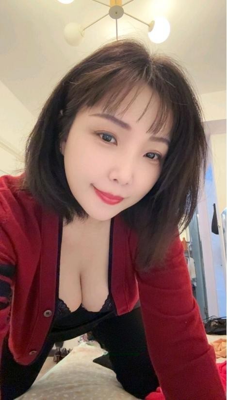 大奶翘臀很诱人夏莎
