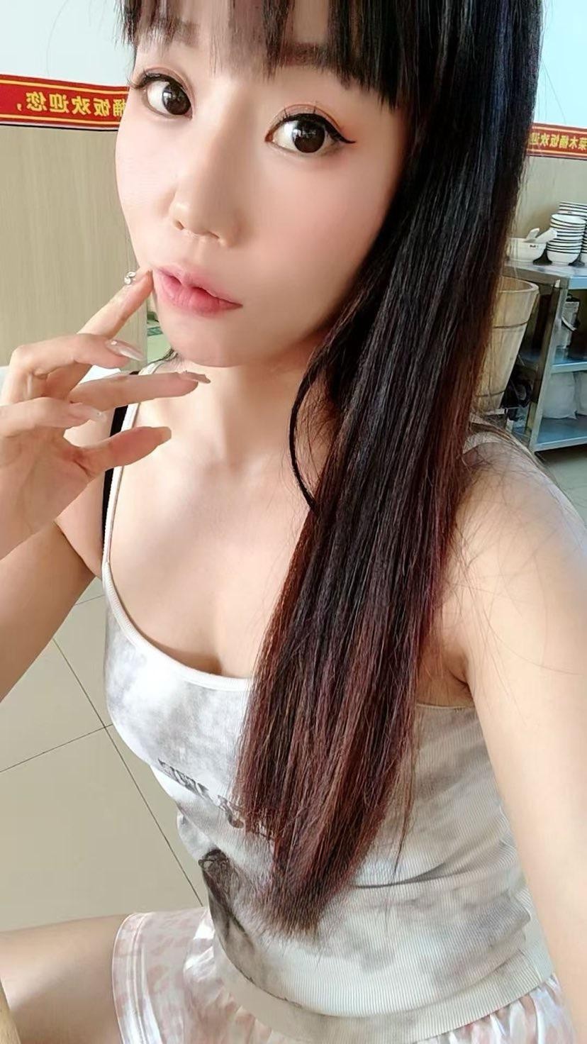 白云新人小容